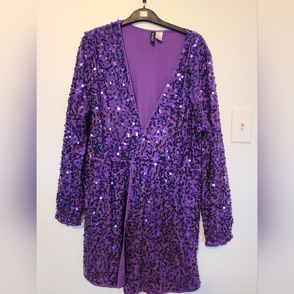 SOLD ⚡️H&M wrap dress - Picture 2 of 5